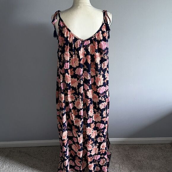 Old Navy Floral Maxi Dress! - Picture 4 of 12